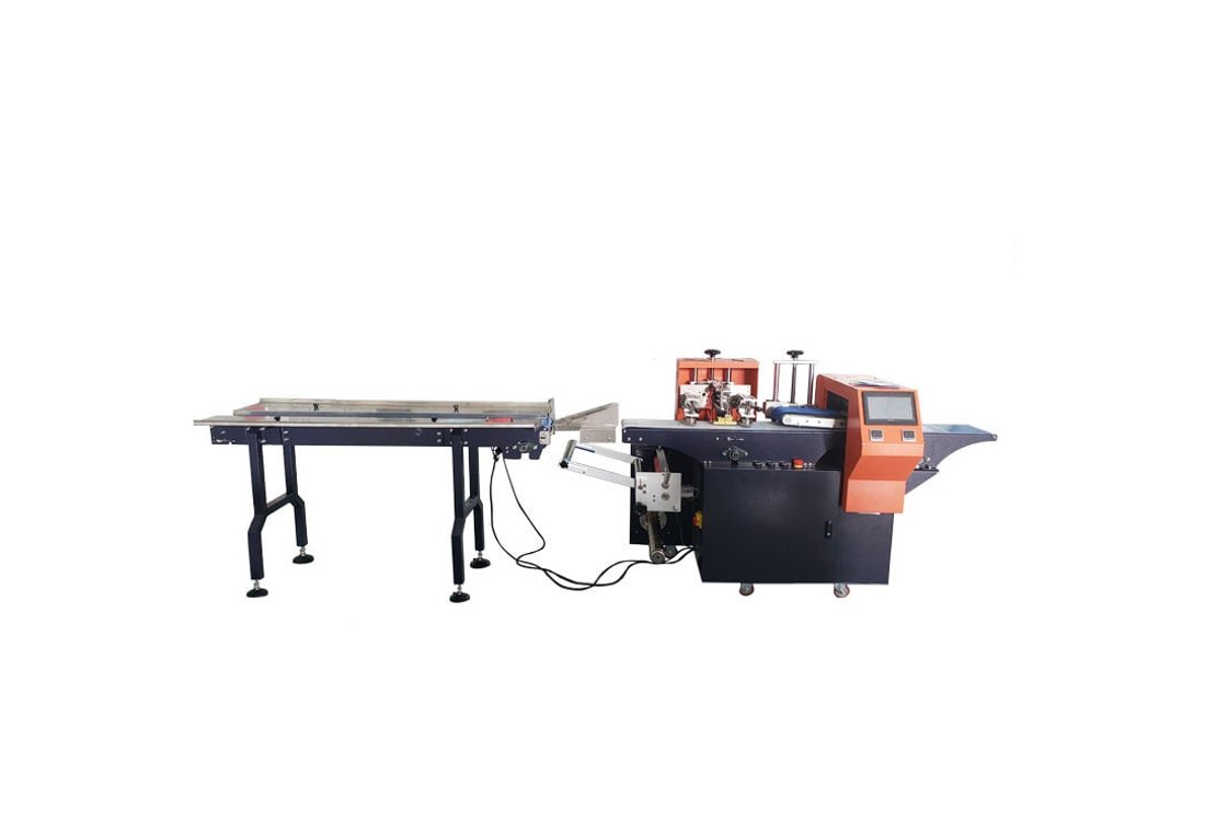 Automatic mask packing machine white background