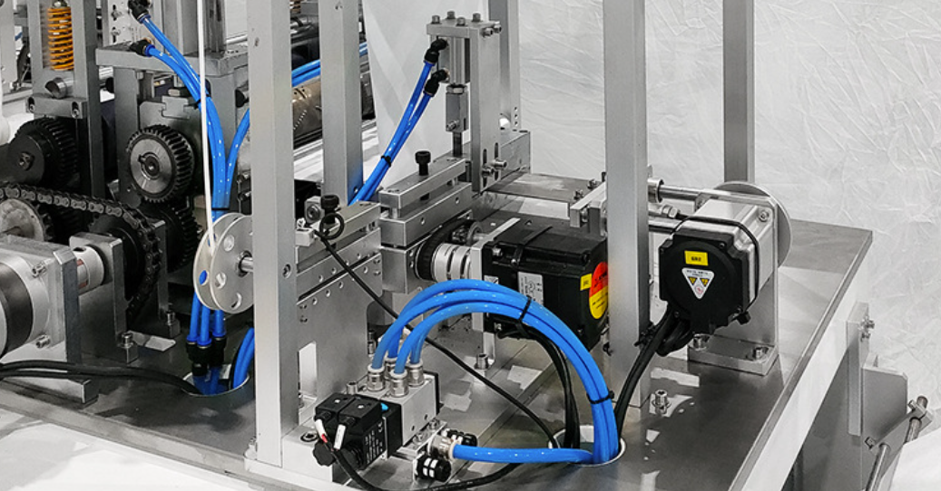 LA840 folding mask machine detail 1