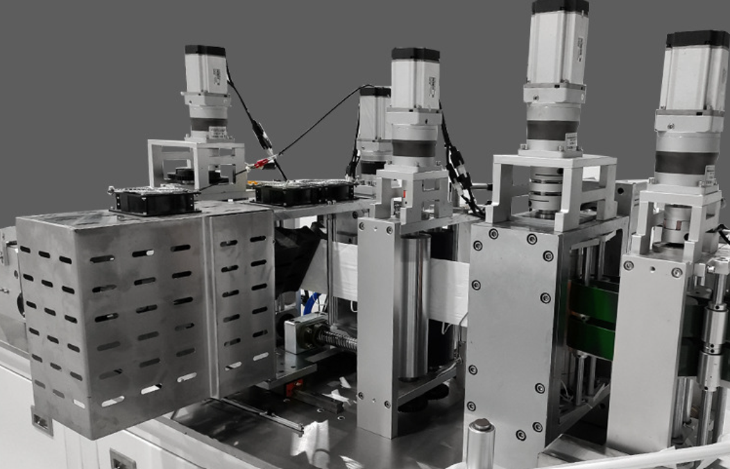 LA840 folding mask machine detail 4