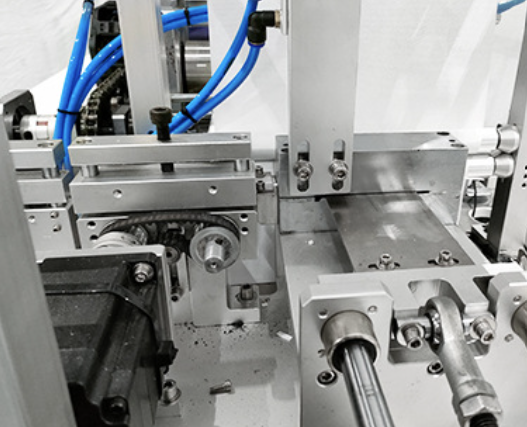 LA840 folding mask machine detail 8