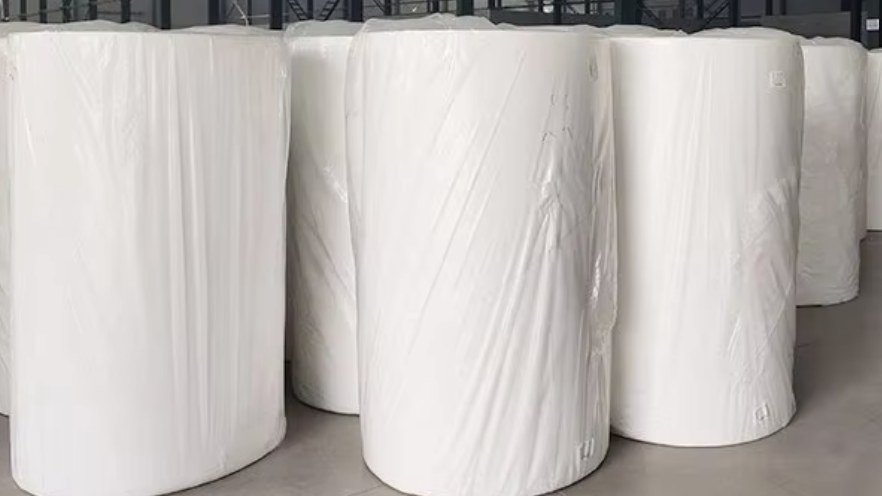 Spunbond nonwoven fabric roll packing